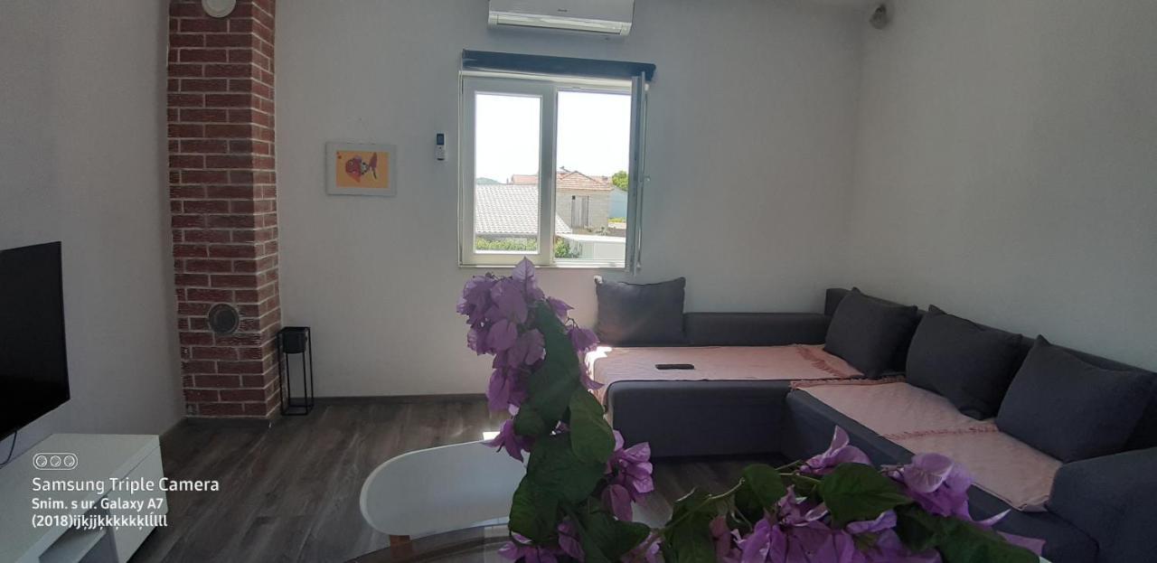 Katarina Apartment Pakostane Exterior photo